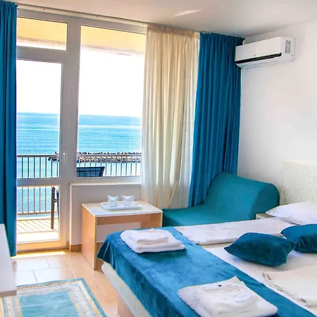 Carmen Azzuro Hotel Venus