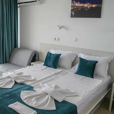 Carmen Azzuro Hotel 4*