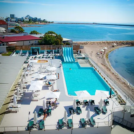 Carmen Azzuro Hotel Venus
