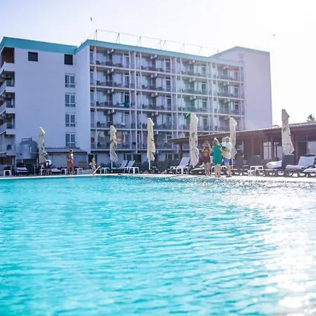 Hotel Carmen Azzuro 4*