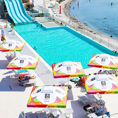Carmen Azzuro Hotel