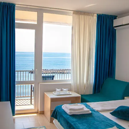 Carmen Azzuro Hotel