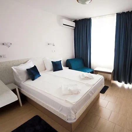 Hotel Carmen Azzuro 4*