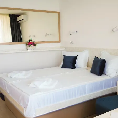 Carmen Azzuro Hotel Venus